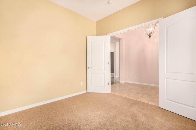 Photo - 1008 W Deoni Trail