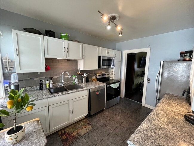 Photo - 2214 W 5th St