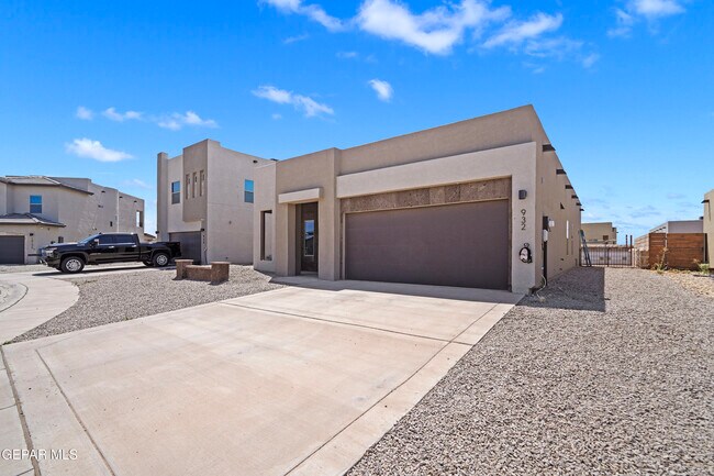 Photo - 932 Texas Madrone Dr