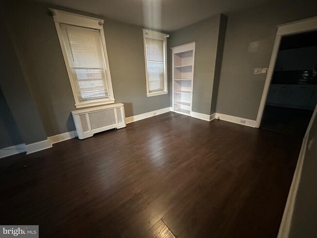 Photo - 2349 Duncan St