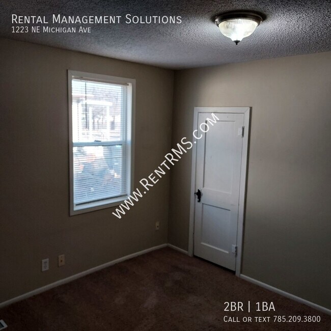 *OAKLAND AREA* 1223 NE Michigan Ave 2 BED... Rental House Rental in Topeka, KS