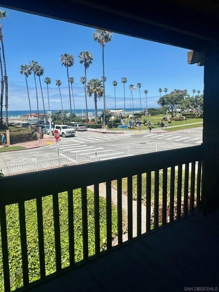 8151 Camino Del Oro