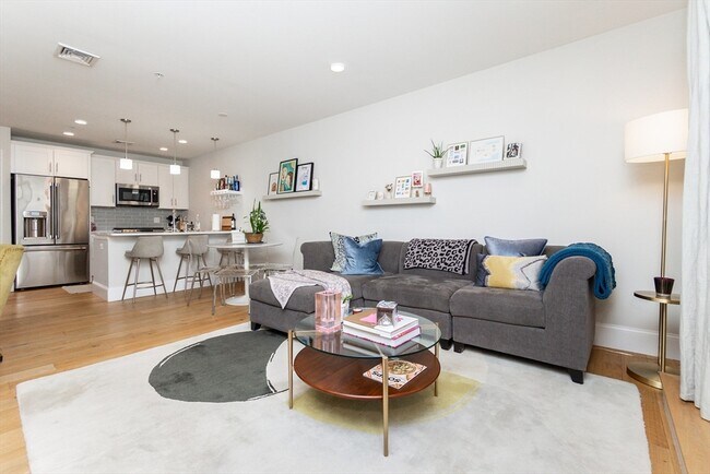 Photo - 545 E 3rd St Unit 3