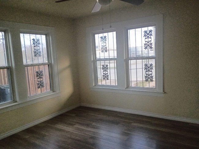 Photo - 3111 Strong Ave