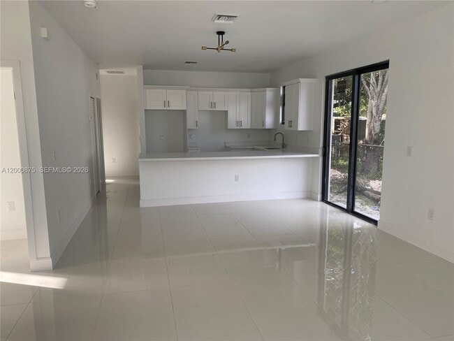 Photo - 1851 Wilmington St