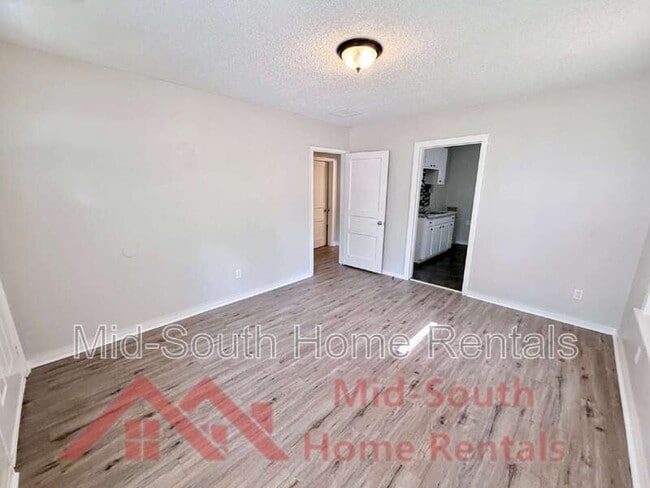 2622 Whitman Ave