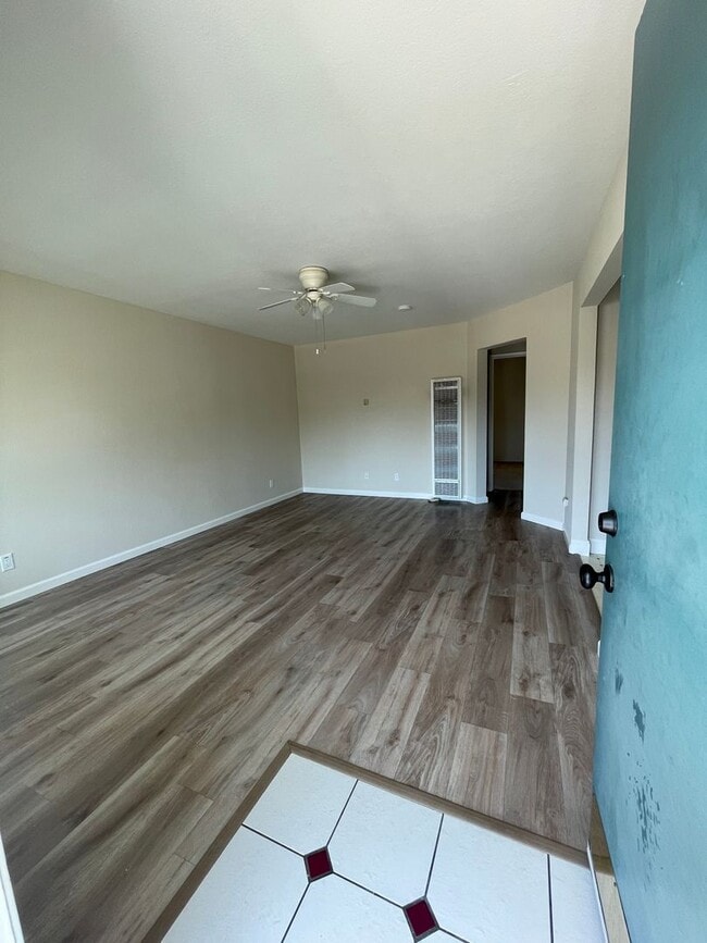 Building Photo - 2206 Deborah Dr Unit D