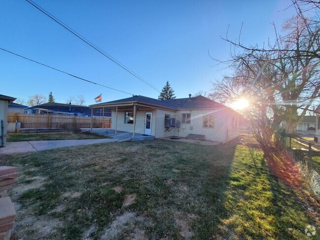 Building Photo - 3 Bed Home in Denver's Athmar Park