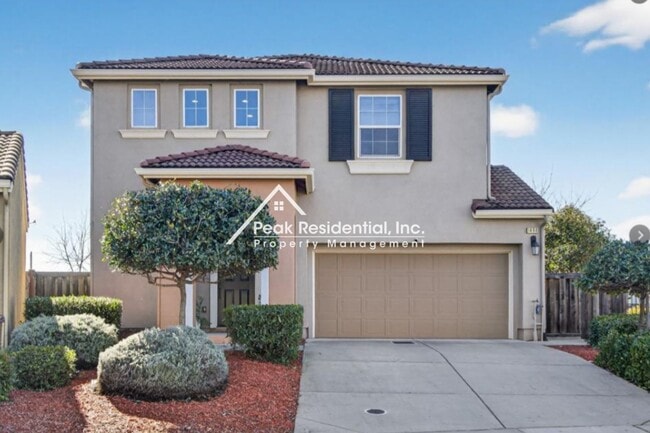 Building Photo - Beautiful 3bd/2.5ba Folsom Home with 2 Car Garage!