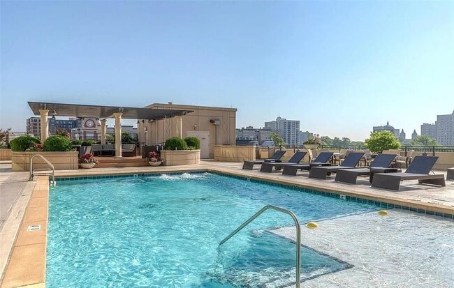 Photo - 4909 Laclede Ave Unit 1605