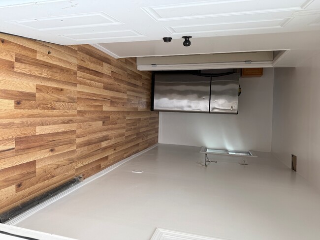 Photo - 111-23 Inwood St