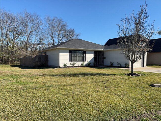 Photo - 8225 Gladstone St