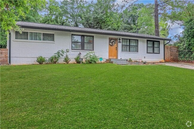 Building Photo - 3436 Pinehill Dr Rental