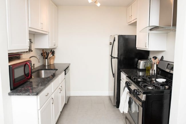 Photo - 2023 Edgecliff Point