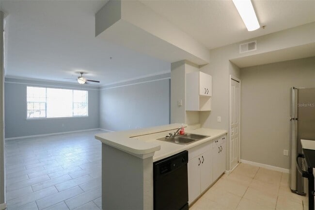 17101 Carrington Park Dr Unit 405