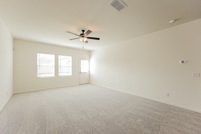 Photo - 5619 Finch Cyn