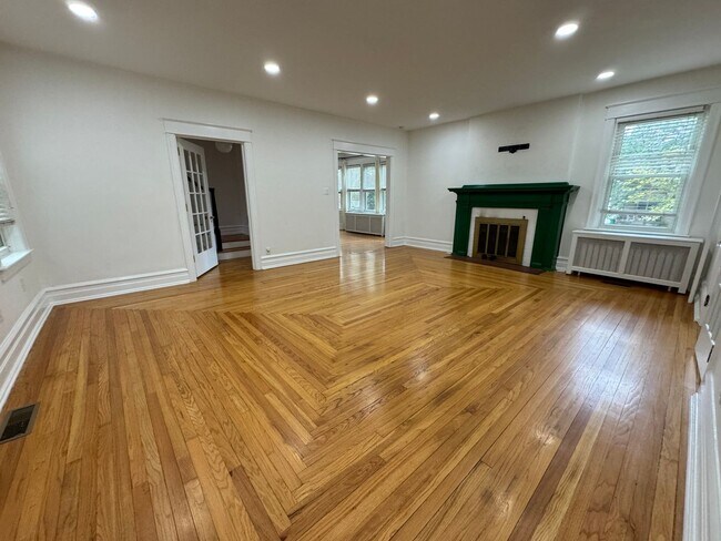 Photo - STUNNING FIVE BEDROOM/ THREE AND A HALF BATH WEST END HOME