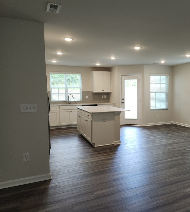 Photo - 936 Powder Crk Dr