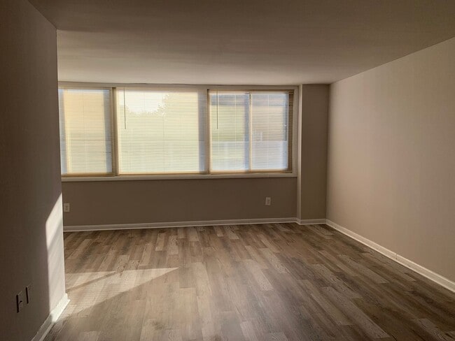 Photo - Gorgeous ground level and rarely available bright alcove studio residence with outdoor space. Unit T5
