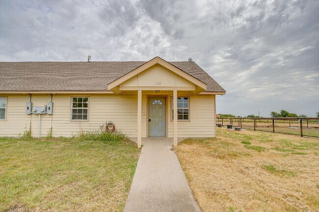 Building Photo - Updated Duplex in Weatherford Rental