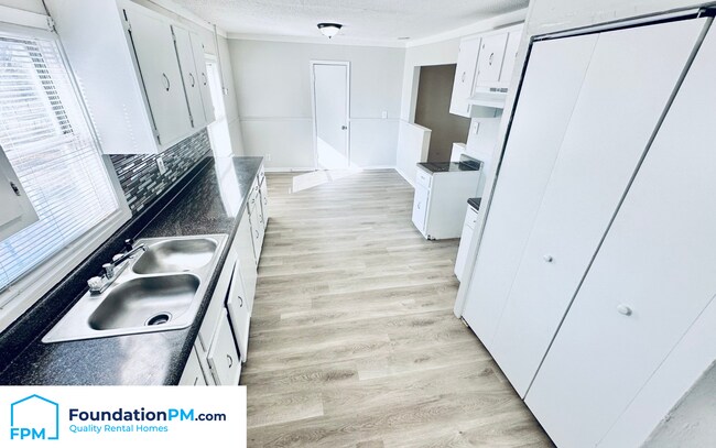 Photo - 1011 Cindy Ln