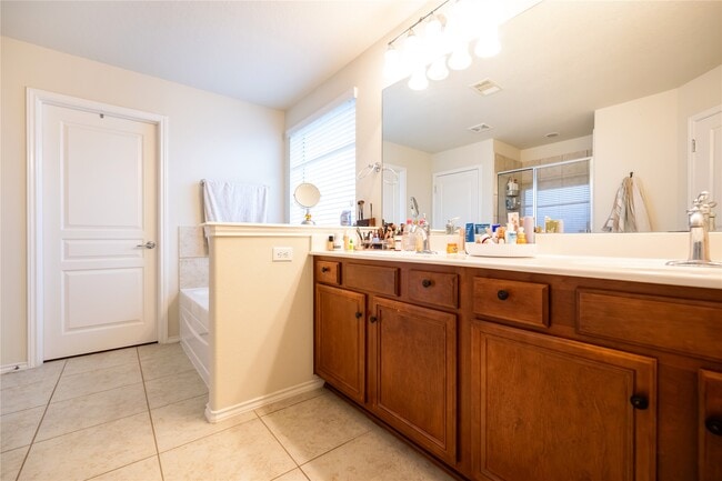 Photo - 26318 Cedar Pine Dr