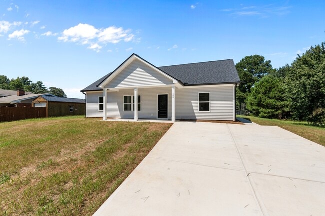 Photo - 400 Henson Cir