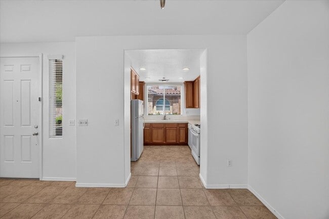 Photo - 1140 W Walter Ave