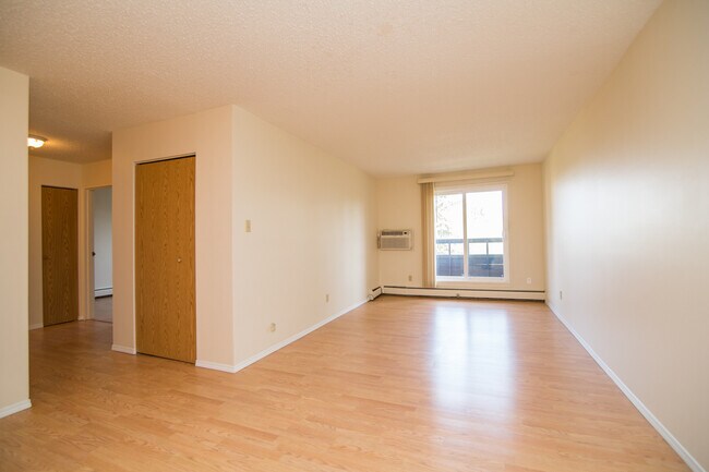 Photo - Parkside Manor