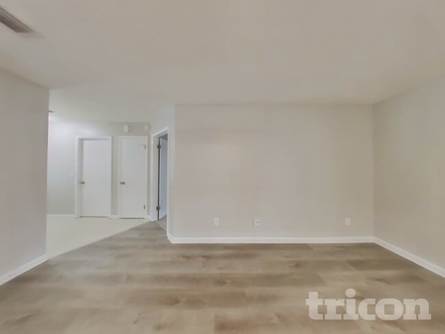 Photo - 4963 Beige St Casa