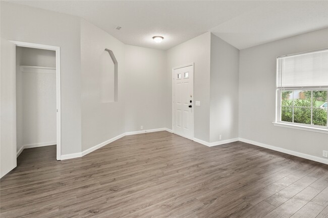 Photo - 6718 Ambercrest Dr