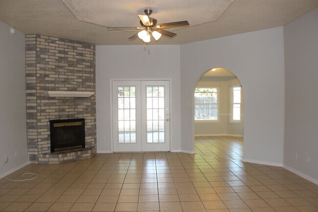 Photo - Charming 3-Bedroom Home in Jamesway Addition – Available Now!