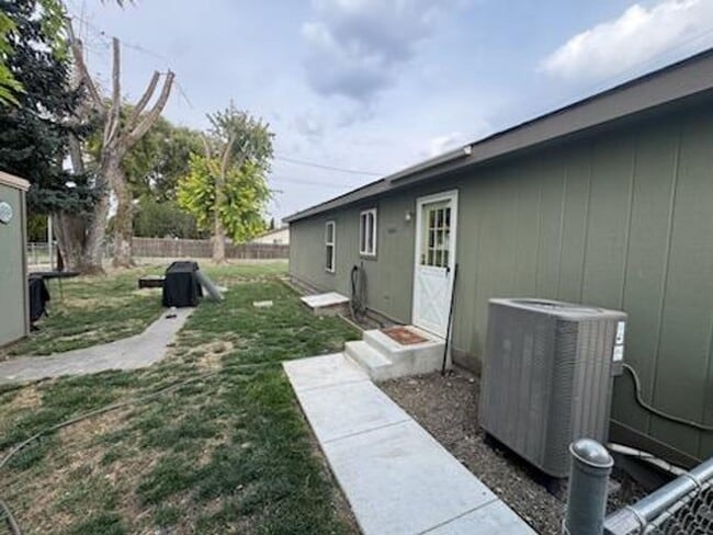Photo - 635 E Harding Ave