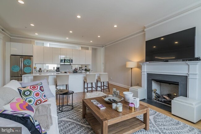 Building Photo - 1351 Wisconsin Ave NW Unit 3B