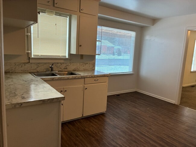 Photo - 343 Martin St