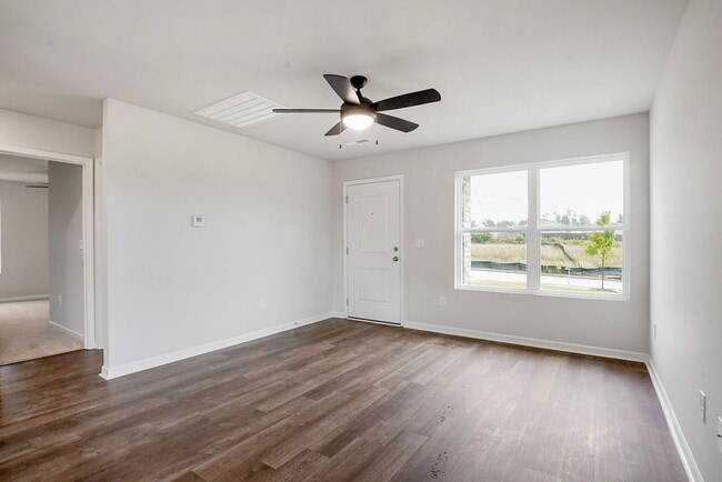 Photo - 813 Ashford Dr