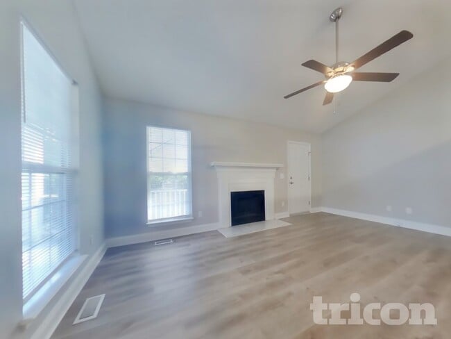 Photo - 1003 Cambridge Oaks Dr