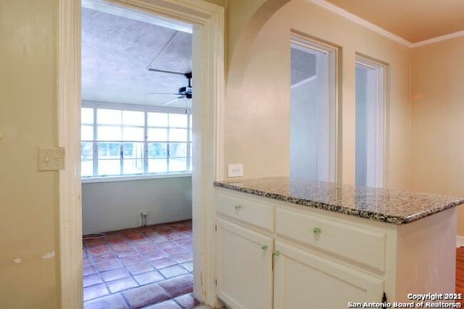 Photo - 2 Bedroom/1 Bath Alamo Heights Subdivision