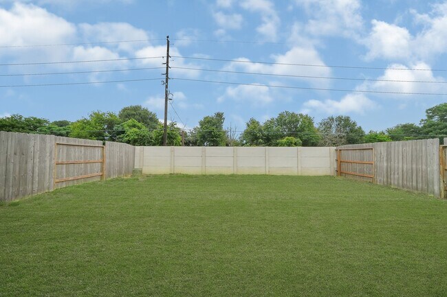 Building Photo - 24126 Maple Turn Ln