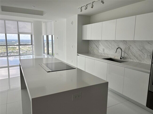 Photo - 851 NE 1st Ave Unit 4101