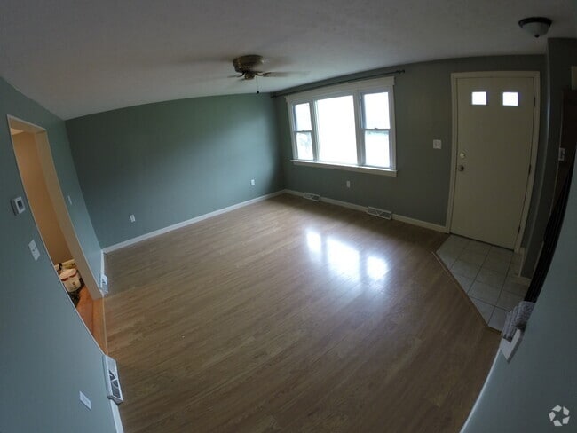 Building Photo - 84 Union St Rental