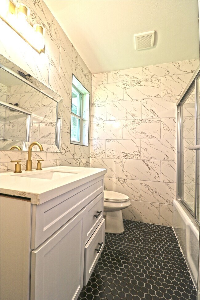 Photo - 9211 Blankenship Dr