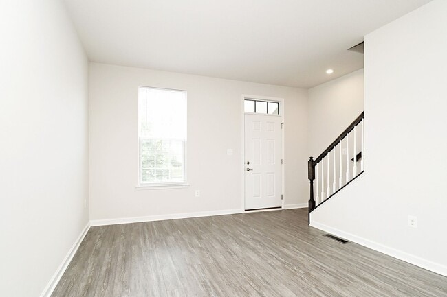 Photo - Dog-Friendly Townhome Near NGIC/DIA/NGA, CHO Airport, & Hollymead Town Center