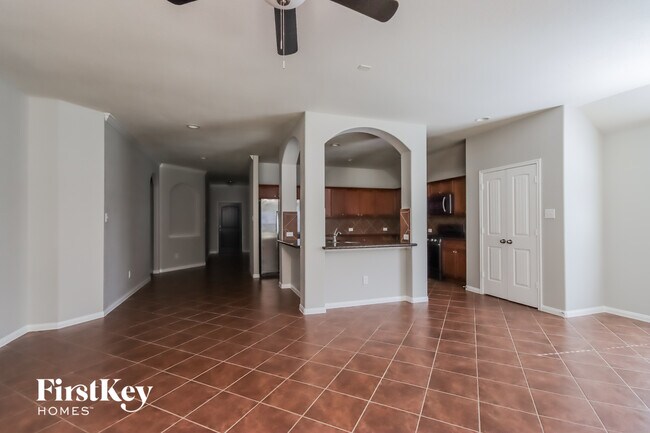 Photo - 240 Country Crossing Cir