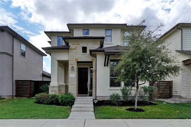 Building Photo - 1603 Arcilla St