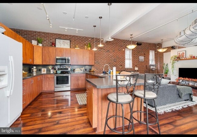 Photo - 18 E Sunbury St Unit A