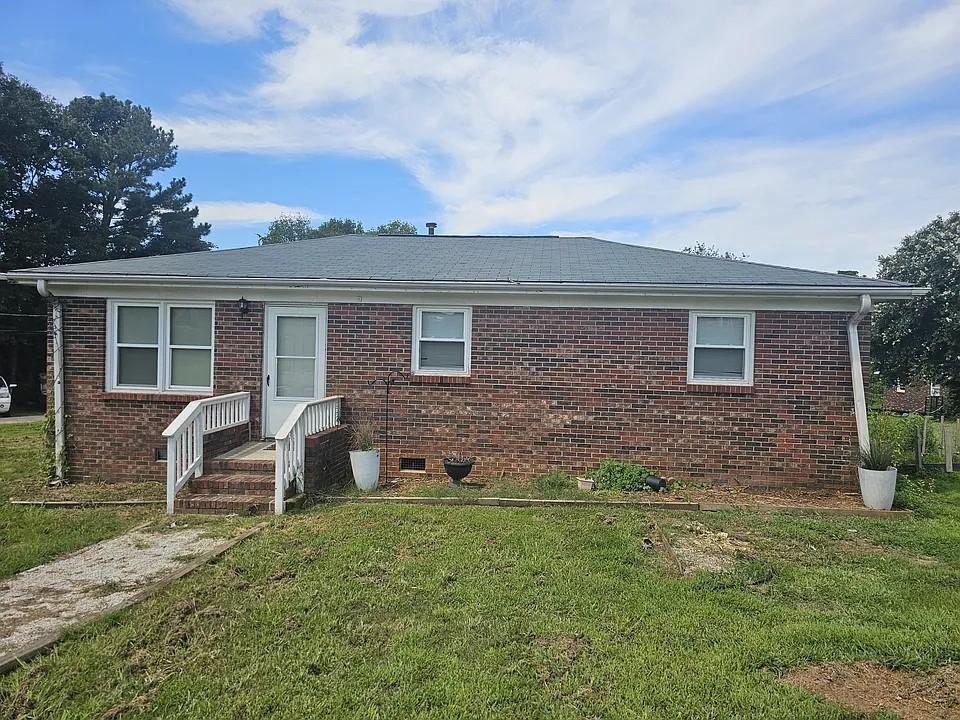 Photo - 122 S Randall Cir