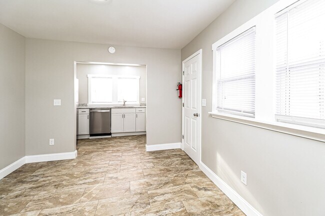 Photo - 2/1 House - Just Renovated Kitchen & Bath