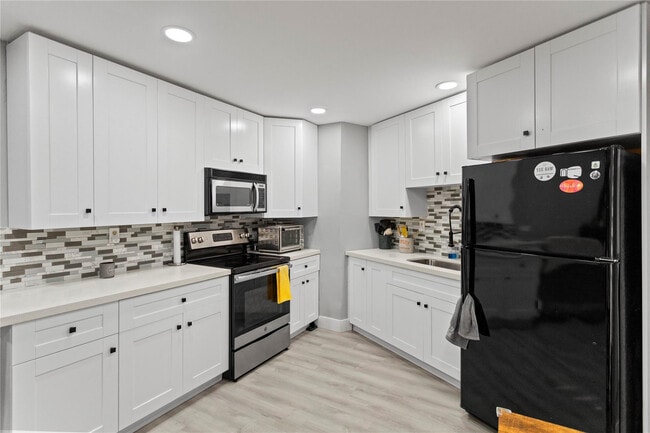 Photo - 22940 Oxford Pl