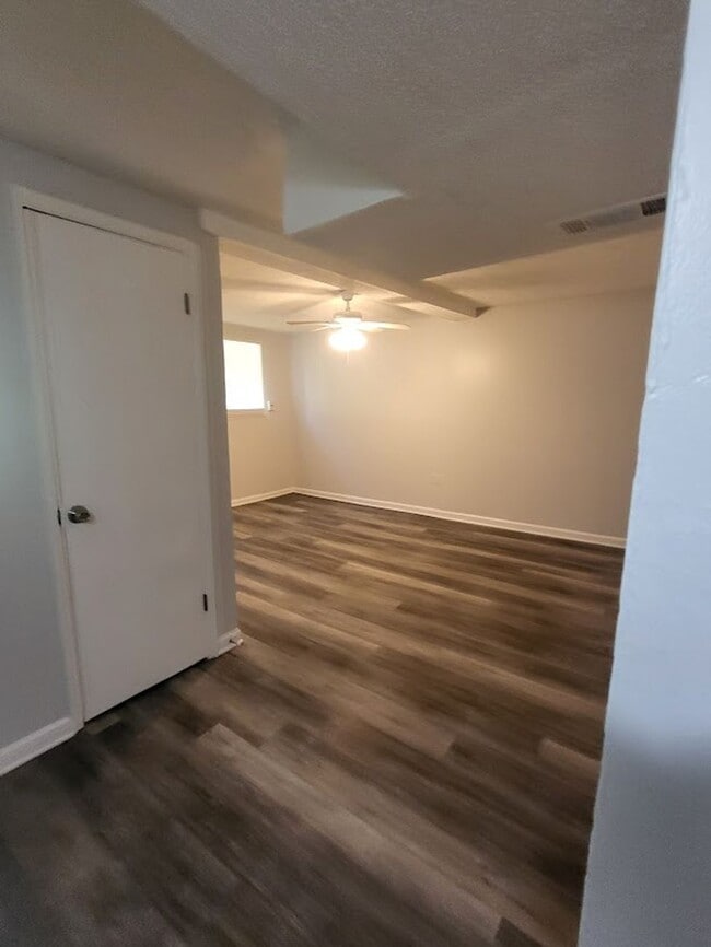 3309 Goldenchain Dr